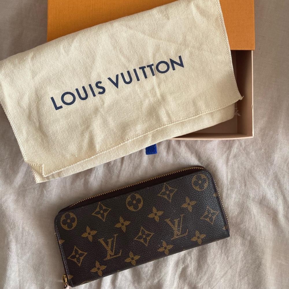 Authentic Louis Vuitton Clemence wallet in ballerine pink